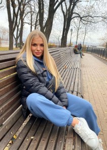 Фото проститутки Юля №5 в городе Магадан